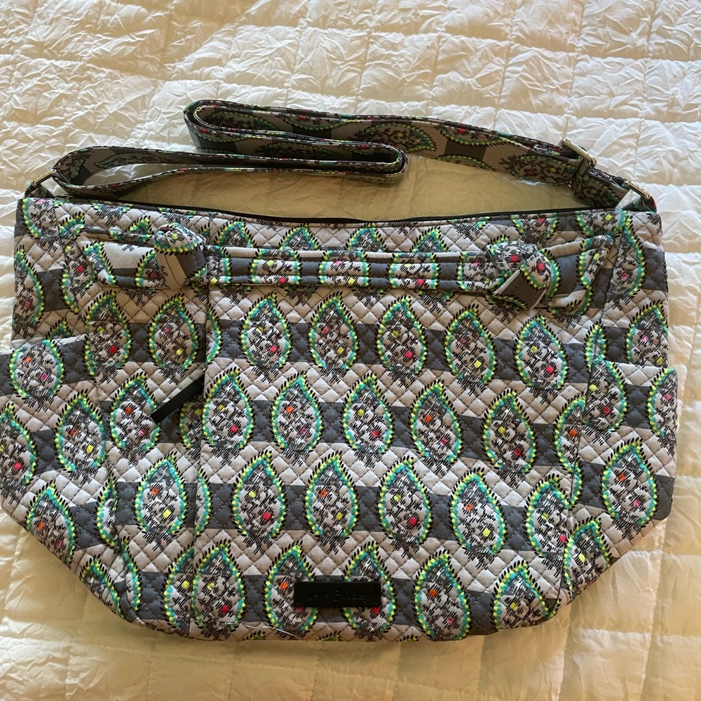NWOT Vera Bradley hadley on the go in Paisley Stripes pattern